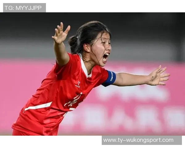 陈睿琳任意球绝妙进球助中国U17女足1-0领先挪威队